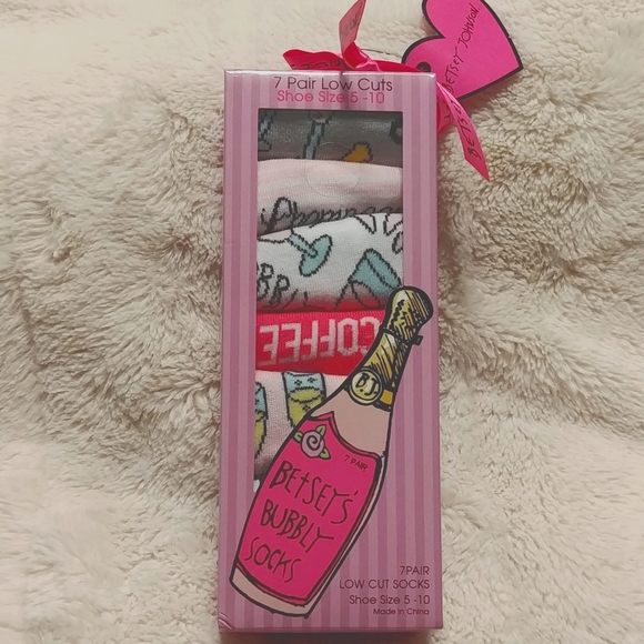 NWT 7Pcs. Betsey Johnson Champagne Socks - Picture 5 of 10